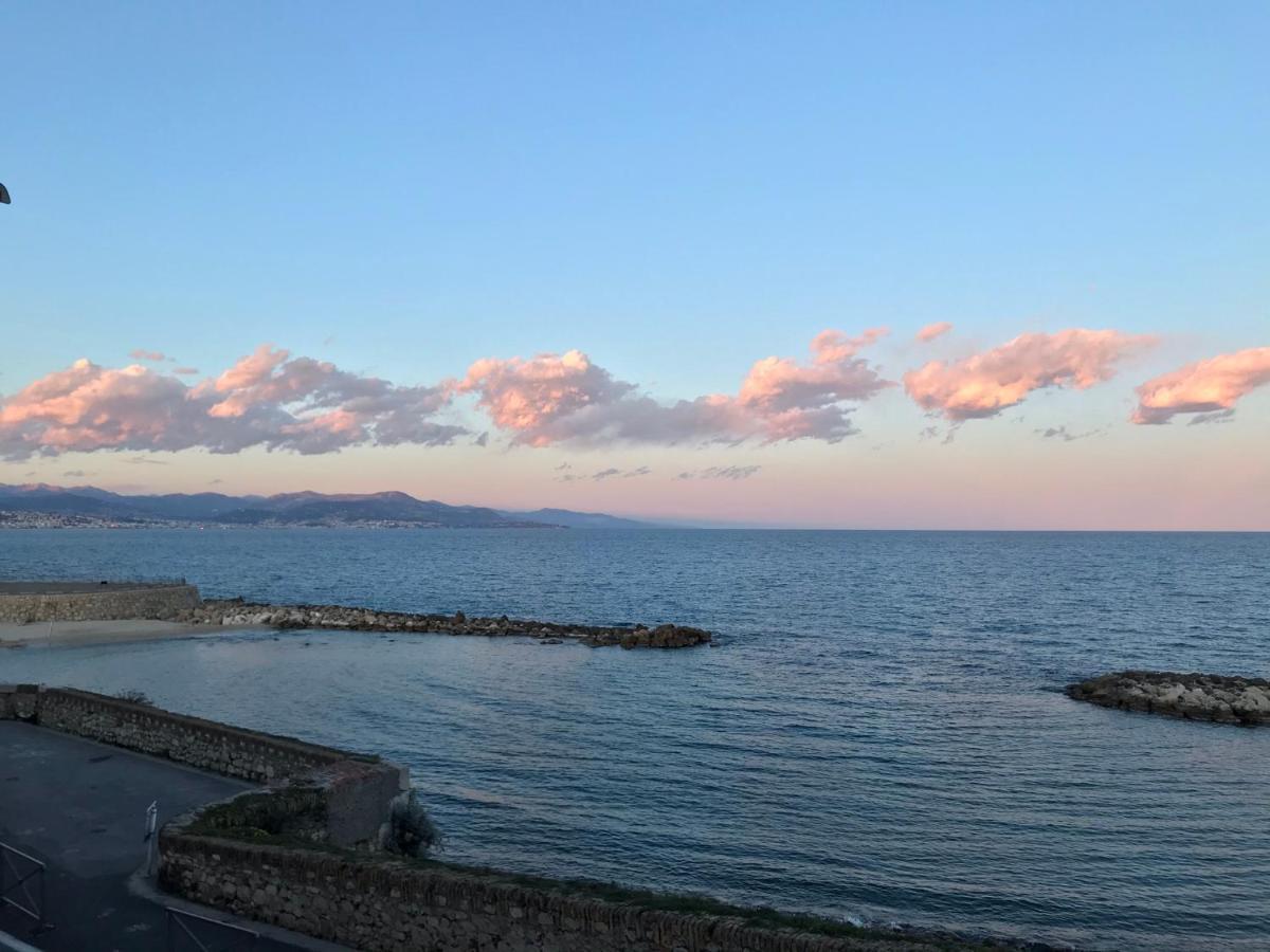 Apartment Amazing Renovated Flat Sea Front Old Town Antibes