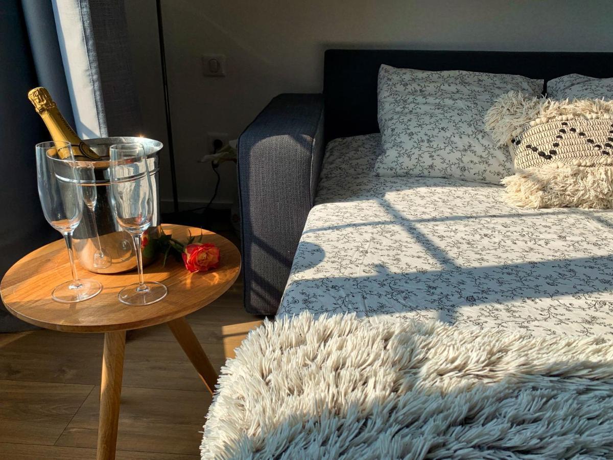 Apartment Amazing Renovated Flat Sea Front Old Town *